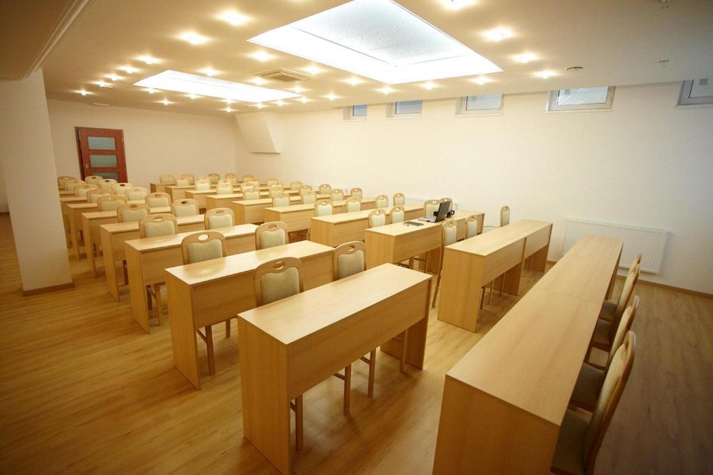 Hotel Spectrum Trnava Extérieur photo